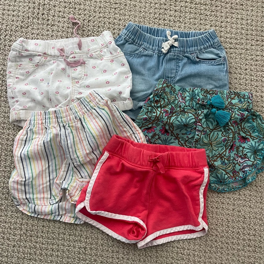 Bundle of 5 pairs of shorts kids size 2t